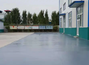濮阳彩色路面喷涂翻新的材料对冬季